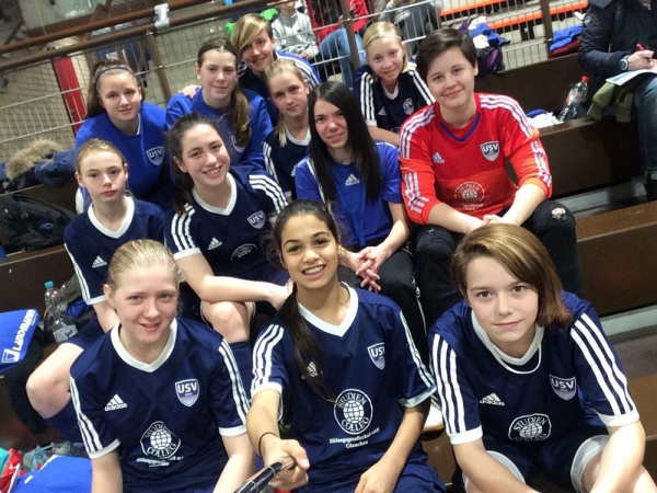 C-Juniorinnen des FF USV Jena werden von der Kinder- und Jugendfußballstiftung Jena unterstützt