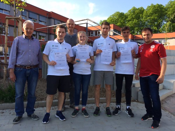 TFV übergibt an 5 Übungsleiter DFB Junior Coach Zertifikat