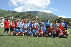 Kinder- und Jugendfußballstiftung  Jena unterstützt U13 Junioren des FC Carl Zeiss Jena