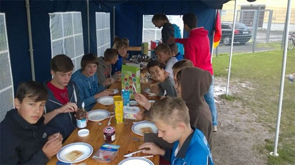 Kinder- und Jugendfußballstiftung Jena unterstützt Trainingslager des SV Schott Jena e.V.