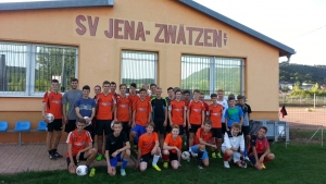 SV Jena Zwätzen e.V. führt Trainingslager durch. Kinder- und Jugendfußballstiftung Jena unterstützt.